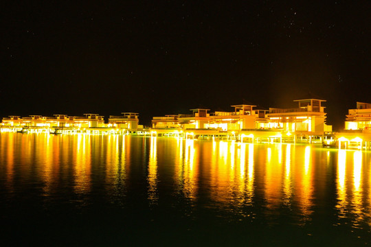 海上别墅 夜景