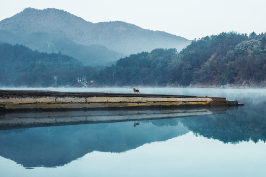 水墨山水画