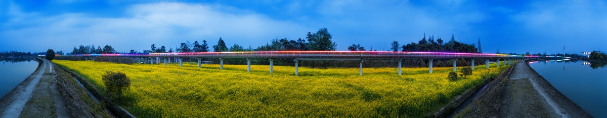 成都三道堰古镇彩虹桥夜景全景图