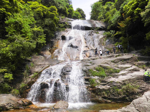 梁野飞瀑