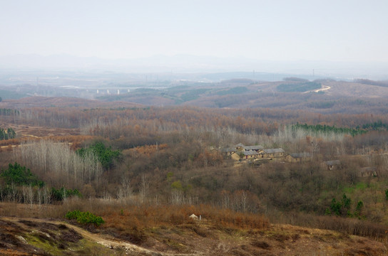 丘陵村居