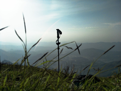 孤独的登山杖