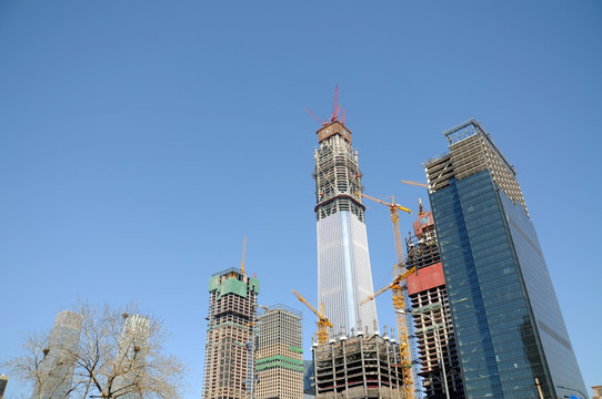 高层建筑施工场景