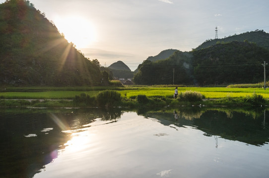 夕阳下的乡村