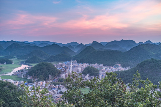 朝霞漫天