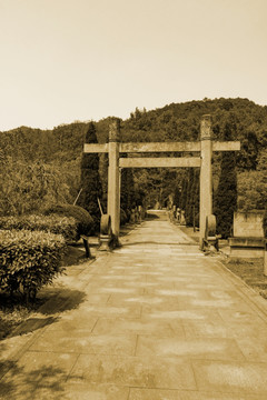 神道石门