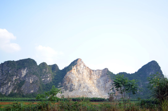 开挖石山