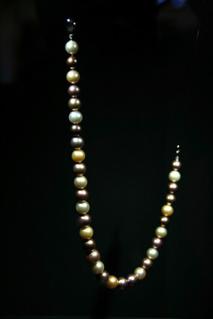 卡塔尔珍珠项链