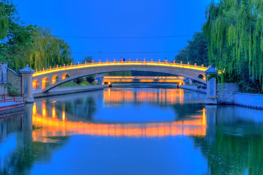 北京长河夜色