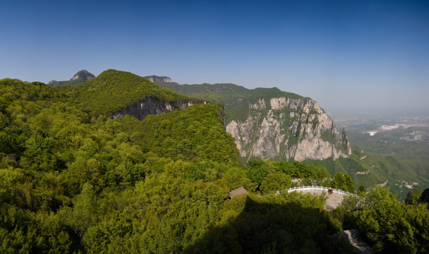 云台山全景茱萸峰