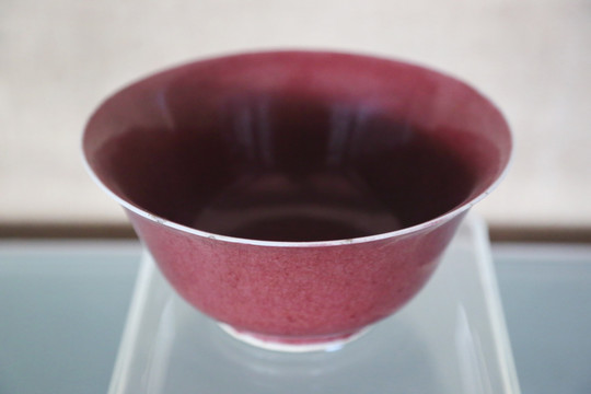 清代乾隆红釉碗