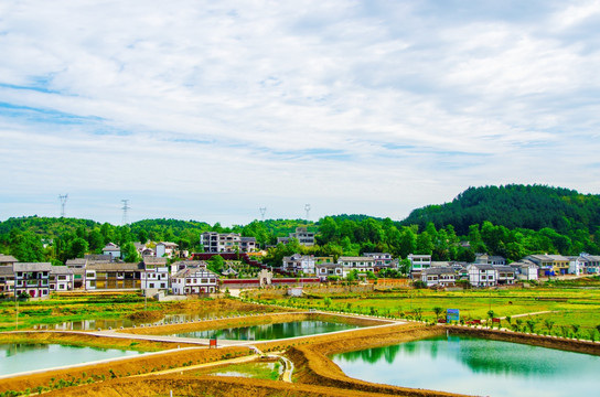 黔西民居村落富裕小康