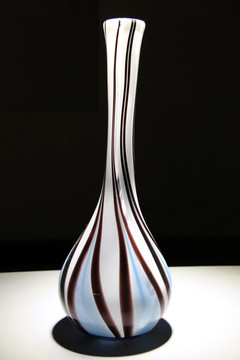 玻璃工艺品长颈细线条纹花瓶