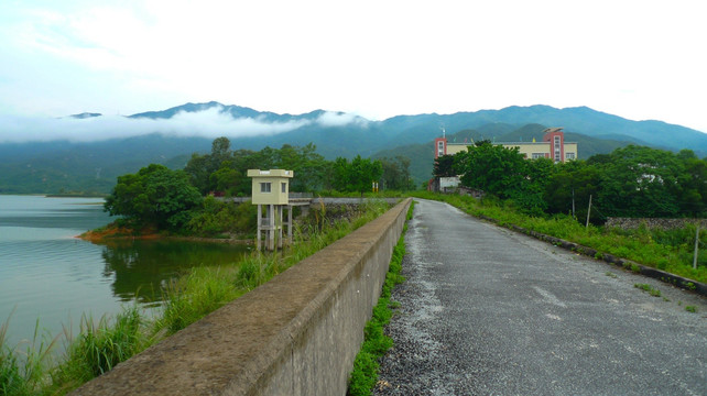 水库