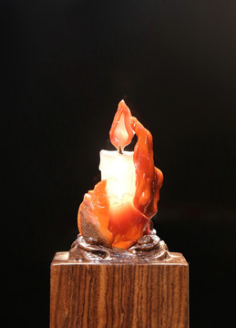 玉雕蜡蜡烛火焰