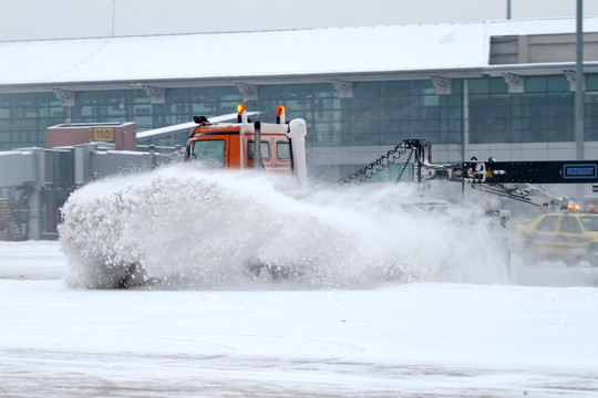 机场扫雪 除雪 机场冬季运行