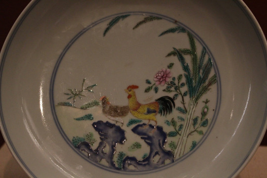 鸡纹彩绘瓷盘