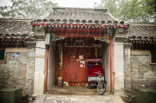 老北京胡同雨景