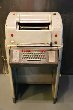 老物件机械打字机