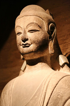 北齐释迦石雕头像