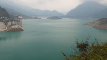 紫坪铺水库