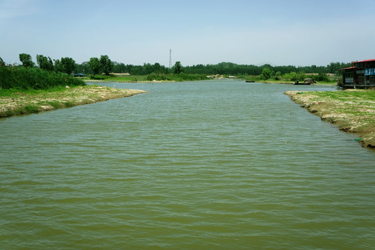 河岸 调水