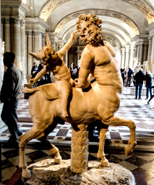 卢浮宫雕塑年老的半人半马
