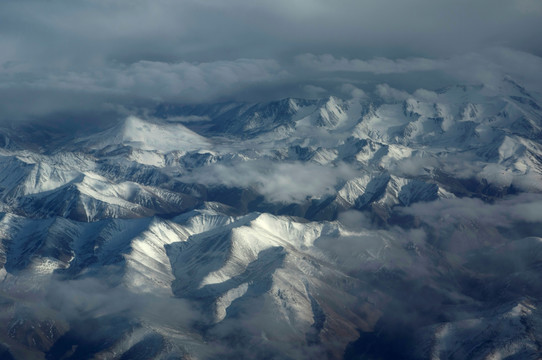 俯瞰雪山