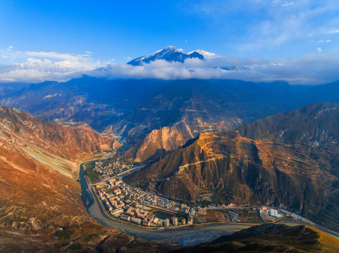 汶川雁门岷江大峡谷