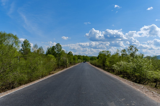 夏季公路