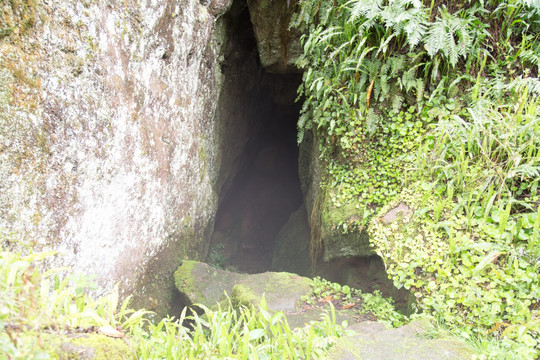 武夷山崩积洞