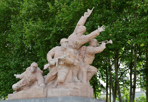 华北烈士陵园雕塑 战士冲锋