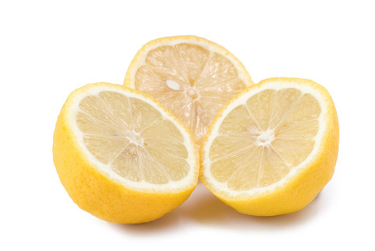 白色背景的柠檬果实