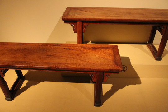 中式红木桌子