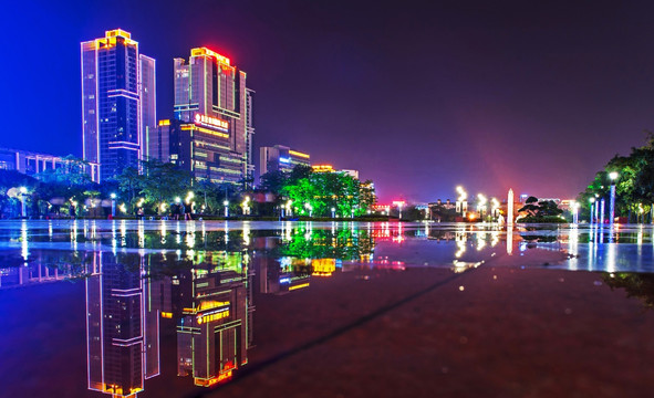 城市夜景 灯光 倒影 霓虹