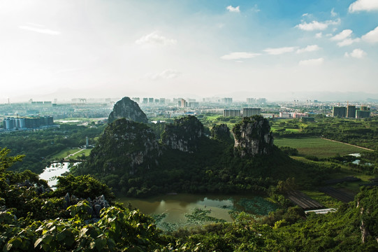 南山公园 石山 蓝天