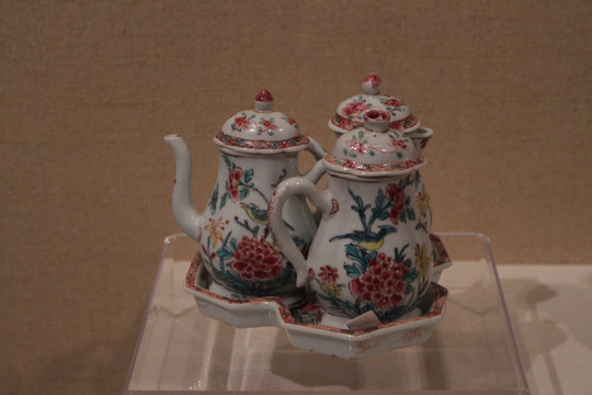 彩绘陶瓷茶壶茶具