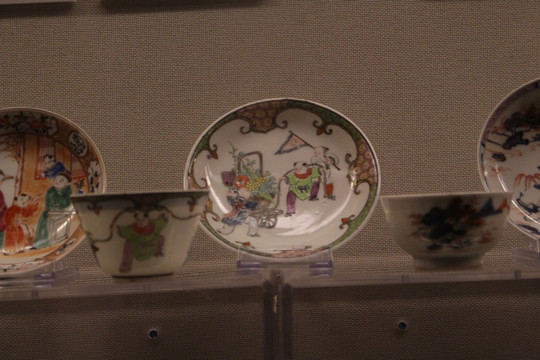 广彩瓷碗瓷盘