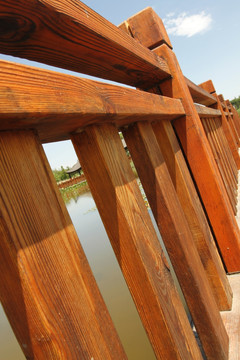 水上木桥栏杆