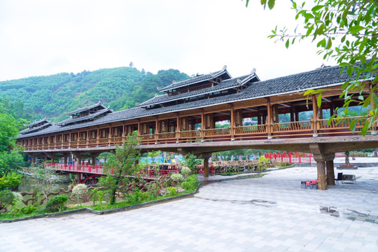 广西南宁龙门水都风雨桥