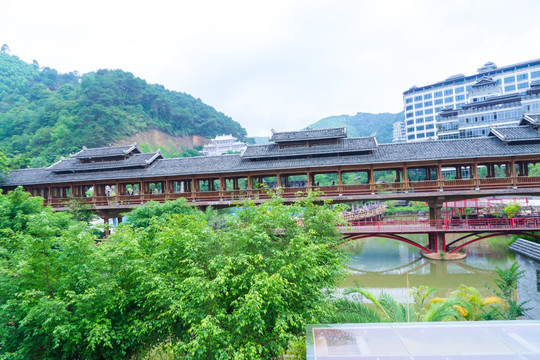 广西南宁龙门水都风雨桥