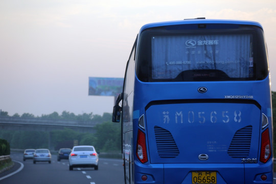 高速公路大巴