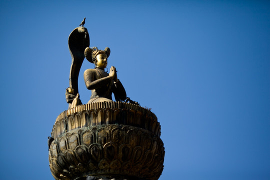尼泊尔帕坦纳兰德拉马拉国王柱像