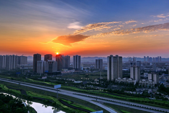 来宾市高速路口晚景