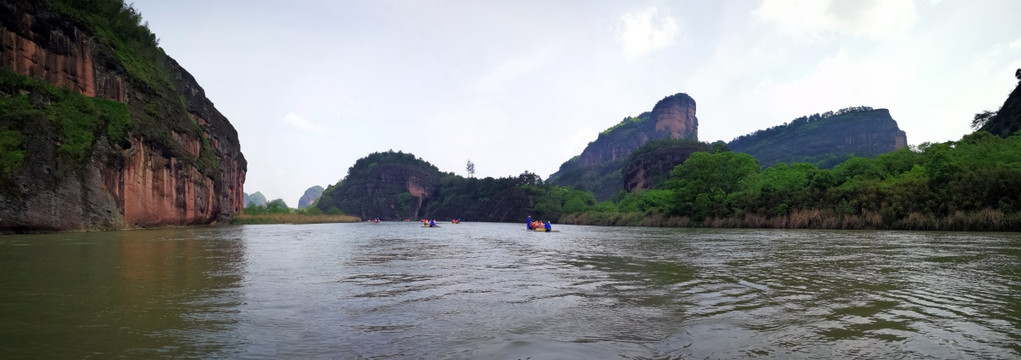 龙虎山水景全景