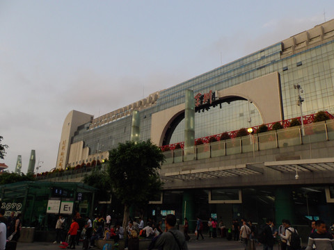 深圳火车站黎明