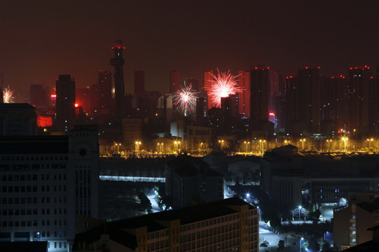 春節 除夕夜 城市煙火 焰火