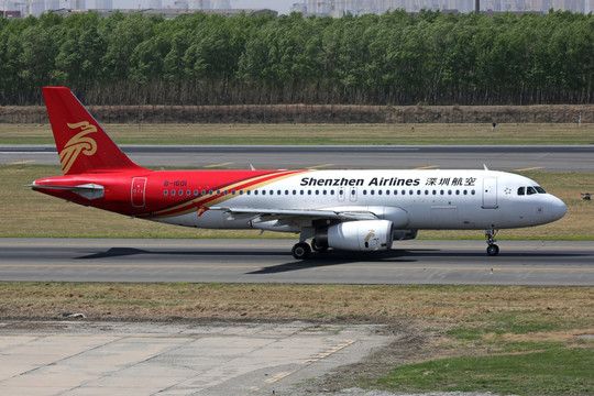 深圳航空 飞机滑行