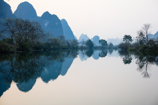 桂林阳朔遇龙河风景