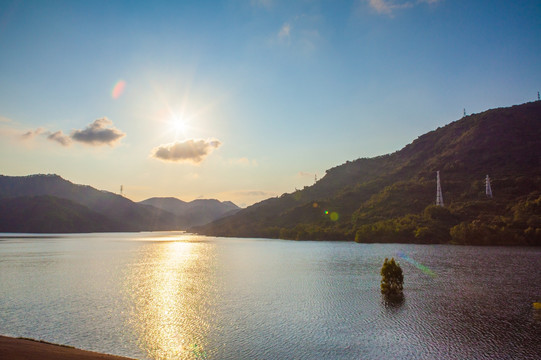 深圳梅林水库夕阳